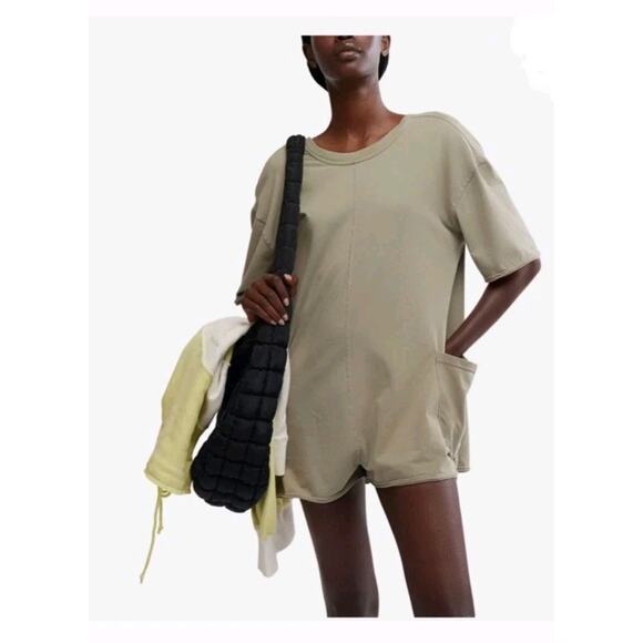 Movement Hot Shot Crew Neck Short Sleeve Oversized Patch Pocket V Back Tee Sz S - Picture 1 of 9